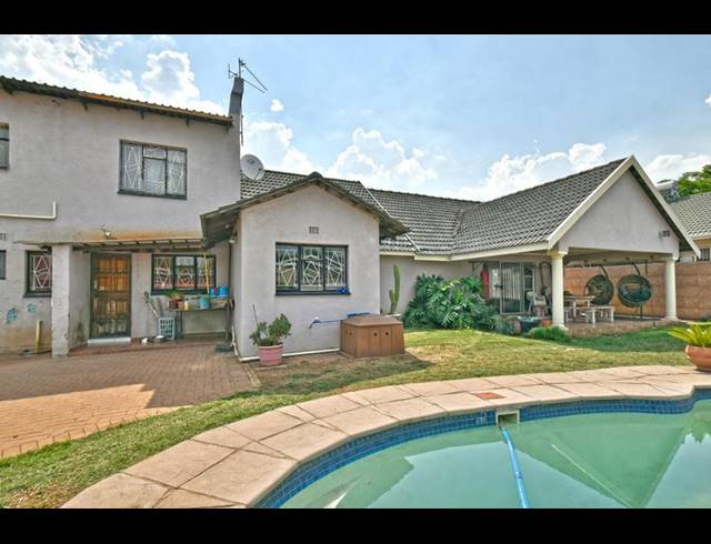 4 BEDROOM HOUSE FOR SALE IN GENERAL ALBERTSPARK